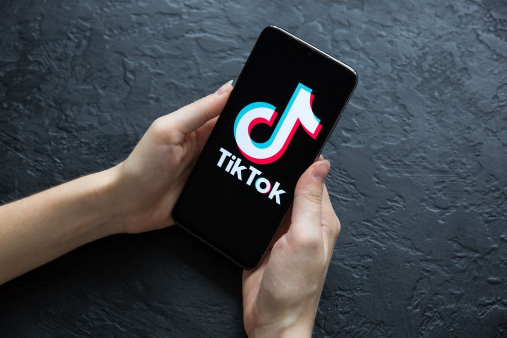 TikTok Algorithm in 2025: Explained for Creators Who Want Views