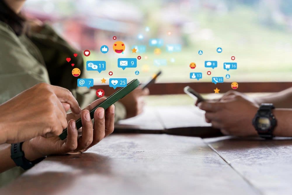 8 Best Vista Social Alternatives in 2026 (Free & Paid)